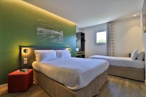 Hotels Kyriad Frejus - Centre : photos des chambres