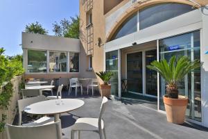 Hotels Kyriad Frejus - Centre : photos des chambres