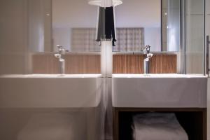 Hotels Kyriad Frejus - Centre : photos des chambres