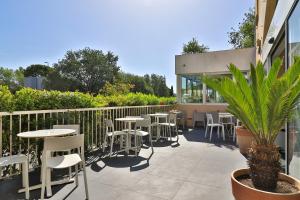 Hotels Kyriad Frejus - Centre : photos des chambres