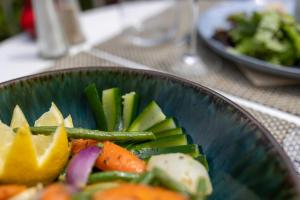 Hotels Hotel restaurant Kyriad Frejus : photos des chambres