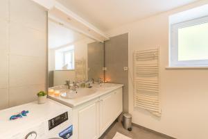 Appartements Les Libellules acces direct au lac, 7 apts du studio au 4 ch, LLA Selections by LocationlacAnnecy : photos des chambres