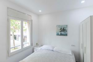 YOUR HOME - Mar Bella Beach Apartment