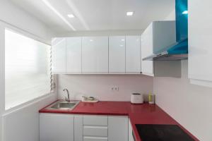 YOUR HOME - Mar Bella Beach Apartment