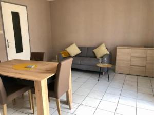 Appartements 2 Bed Apartment Near the Coast & City Center : photos des chambres