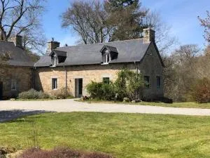 merveilleux cottage dans parc de 7,5 hectares - Plésidy