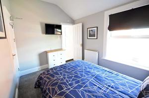 Small Double Room with Private Bathroom room in The Hathaways