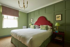 Wessex room in Mercure Newbury Elcot Park Hotel