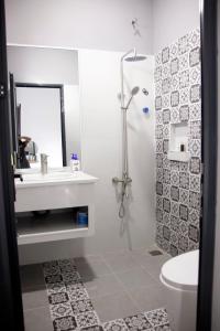 Phòng 4 Người Có Ban Công (Quadruple Room with Balcony)