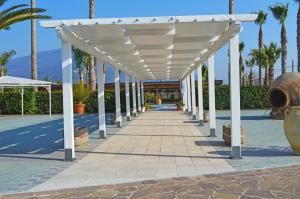 Perla Hotel e Garden - Free Parking and Pool - Open area with Beautiful view of the Landscape