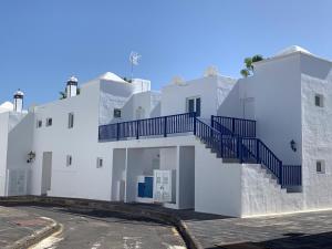 Romantic Casa Blanca