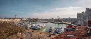 Hotels Maisons du Monde Hotel & Suites - La Rochelle Vieux Port : photos des chambres