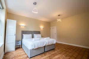 The Coach House - Modernised 1 Bedroom Flat, moments from the beach