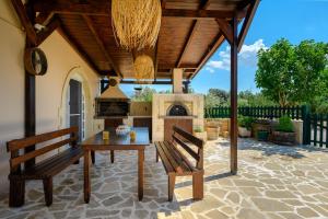 Chrisi`s house with jacuzzi