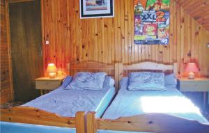 Maisons de vacances Beautiful Home In Ploumilliau With Kitchen : photos des chambres
