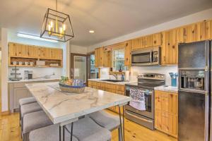 Quiet Tignall Getaway Near Lake with Boat Dock