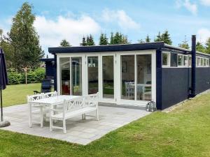 Cozy Cottage Retreat in Marielyst-By Traum