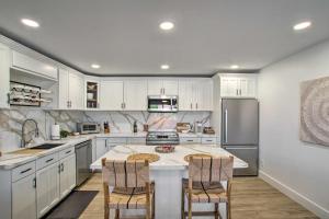 Pool Access Mtn-View Condo in Apache Junction!