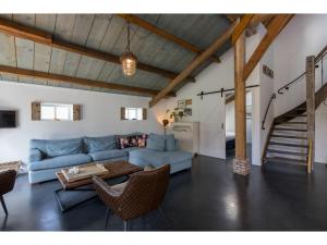 Mansion in Vrouwenpolder near Beach