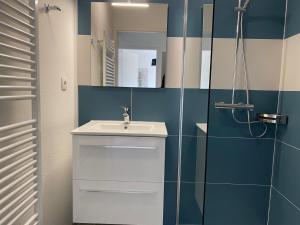 Maison de Vacances 2* avec Piscine Chauffée, Proche Plage et Commerces - FR-1-197-492