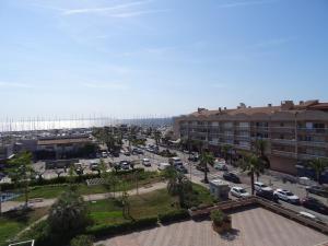 Duplex climatisé avec terrasse à Hyères, mer, parking - FR-1-335-150