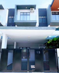 Fifteen Famiglia Malacca - Homestay
