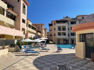 Pool side 2 Bedroom Queens gardens Complex