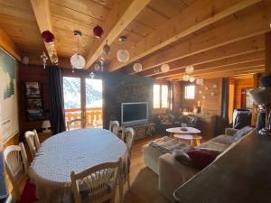 Chalets Chalet confortable vue panoramique : photos des chambres