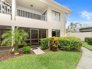 Villa on Point Brittany 5