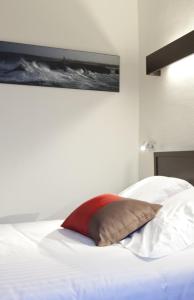 Hotels Logis Hotel Chateaubriand : photos des chambres