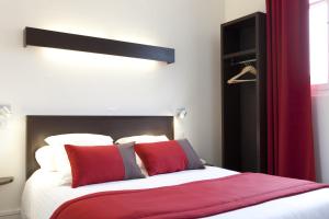 Hotels Logis Hotel Chateaubriand : photos des chambres