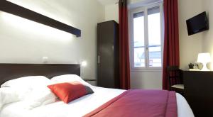 Hotels Logis Hotel Chateaubriand : photos des chambres