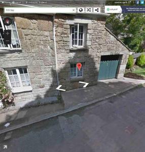 Lovely Cornish cottage in small village setting