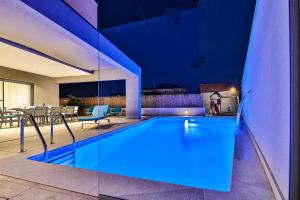 TROGIR - Villa City Gold with pool & whirpool
