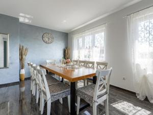 Modern villa in Sveti Filip with pool