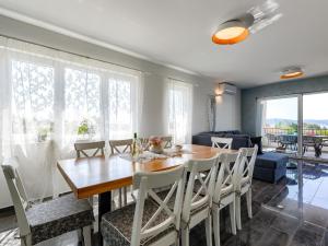 Modern villa in Sveti Filip with pool