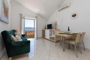 Apartments Paloc - Green