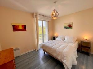 Quiberon - Appartement T2 - 50m² - Plein centre, proche plage, parking privé, loggia sud - FR-1-478-218