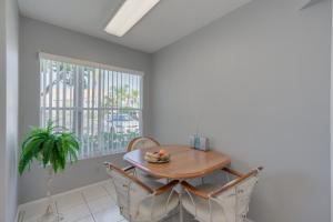 Vista Verde North 6-142