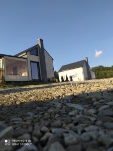 Bieszczadzkie BOHO stodoły z jacuzzi i sauna na wyłączność