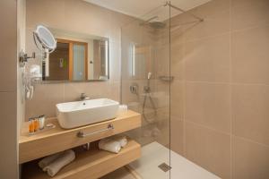 Superior Double Room with Golf Course View room in Greenfield Hotel Golf & Spa