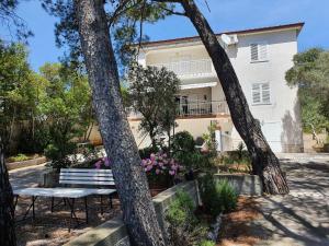 Sidus Maris, Spacious Seaside Apartment with Free Parking