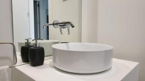 High end large ground floor with luxury private pool and sea views