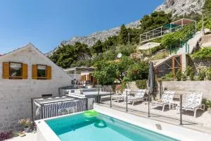 Waterview Apartments - Koru Apartment and pool - Kutleša