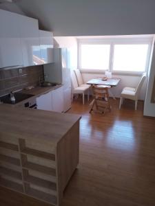 Elen Apartment Postira