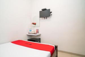 RedDoorz at MERR Rungkut Jl Gunung Anyar