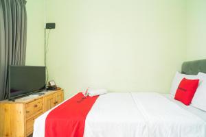 RedDoorz Syariah near Suncity Mall Sidoarjo