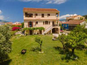 Marys Studios & Apartment