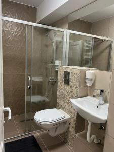 Triple Room with Balcony room in Complex Turistic Casa Elena