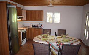 Cozy cottage with garden and olive grove of 5 acr